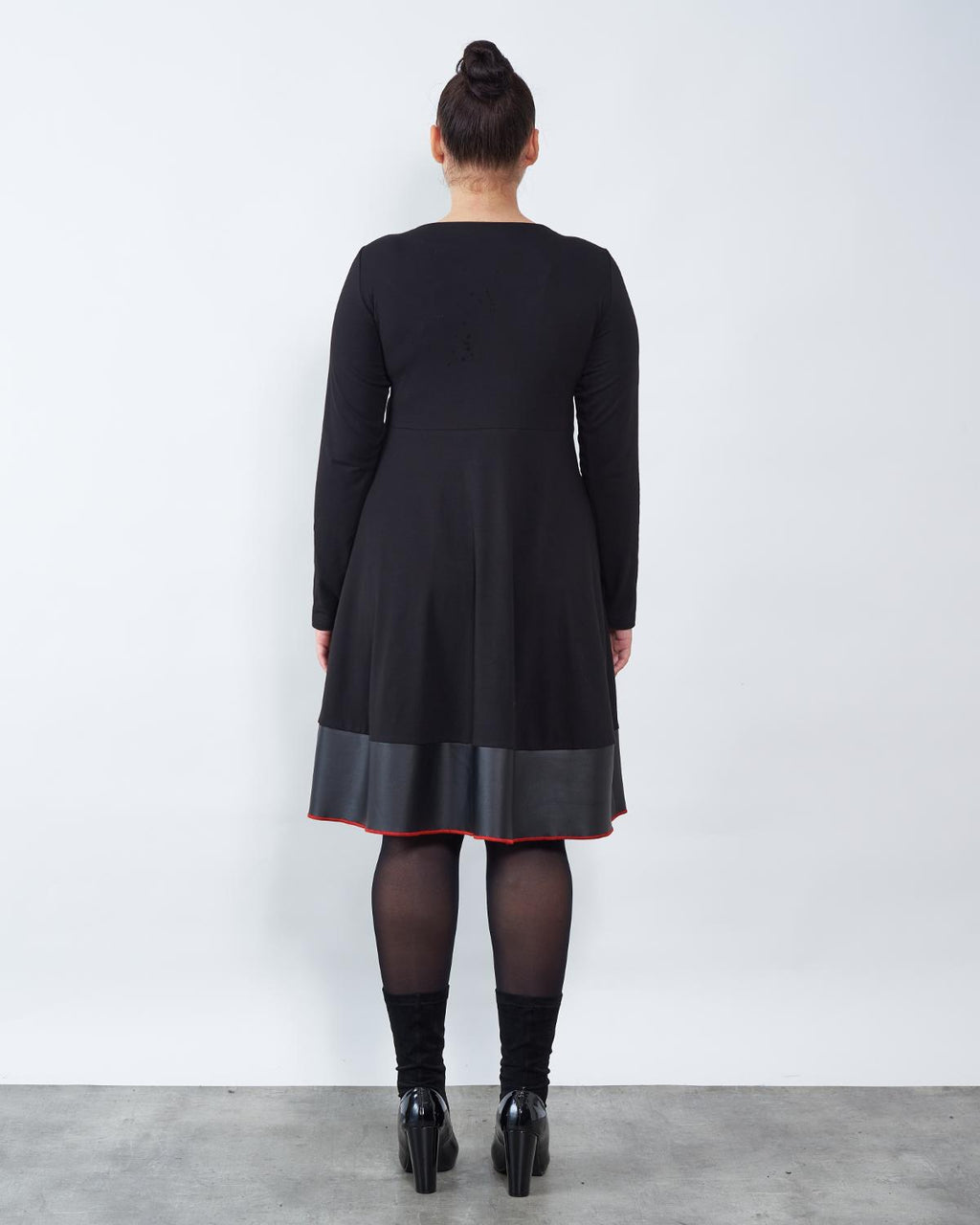 HALJINA PUF CRVENA,109,00€ (1)