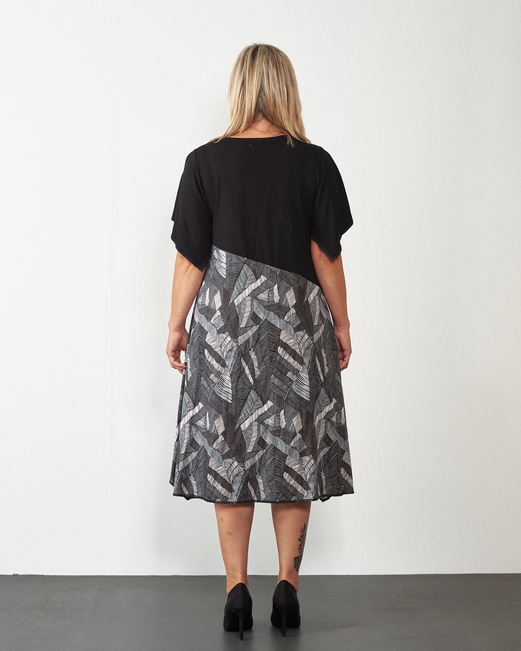 HALJINA AGATA GREY