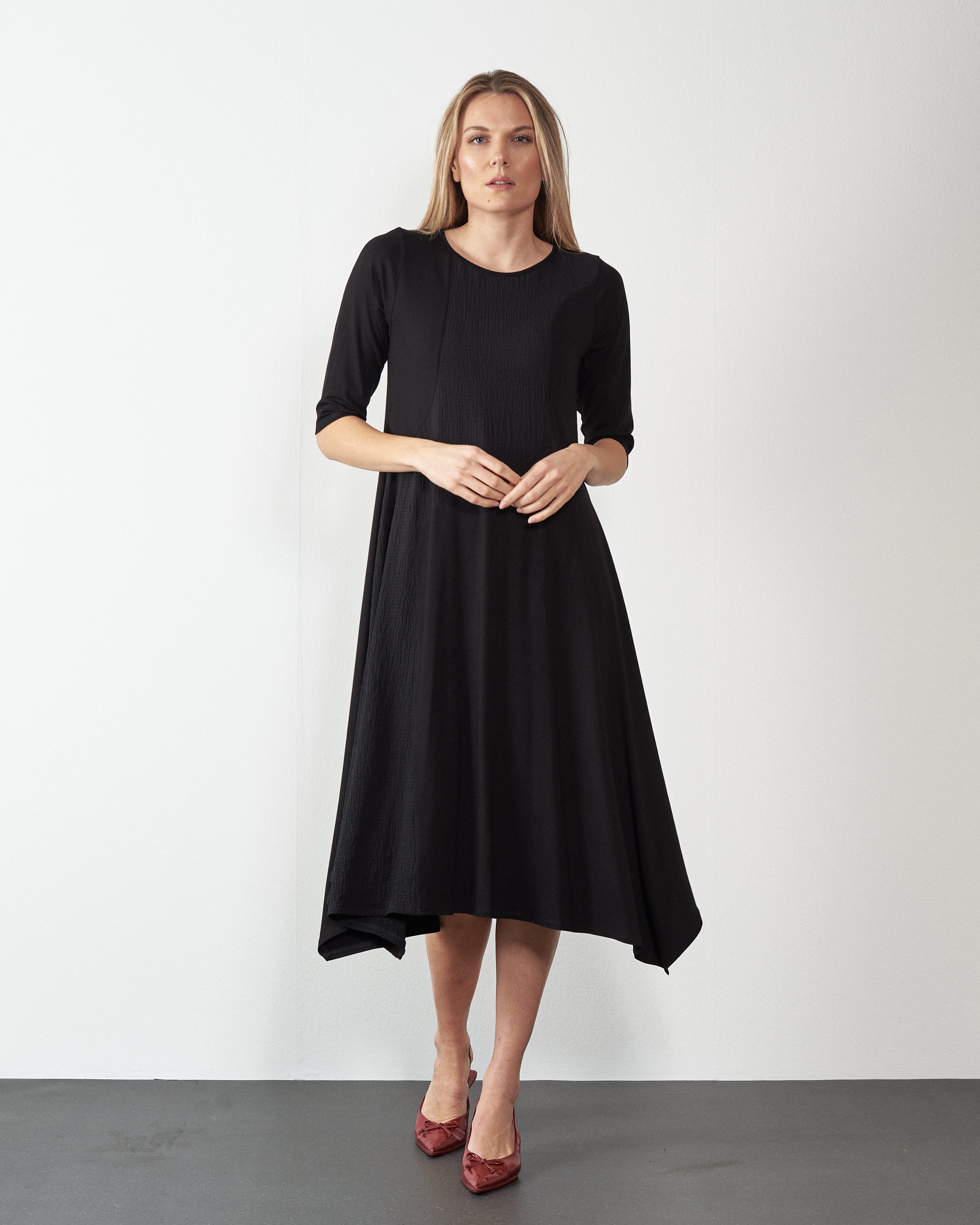 HALJINA KAROL CRNA Glavna slika proizvoda